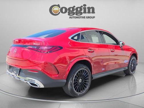 MANUFAKTUR Patagonia Red Metallic 2026 Mercedes-Benz GLC 300 4MATIC Coupe