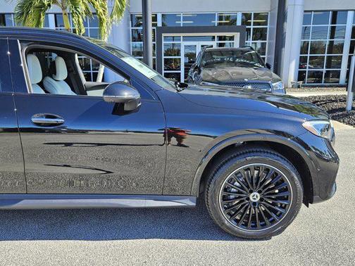 2026 Mercedes-Benz GLC 300 Base