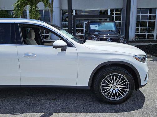 2025 Mercedes-Benz GLC 300 4MATIC