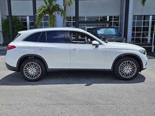 2025 Mercedes-Benz GLC 300 4MATIC