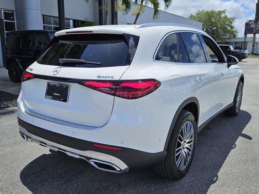 2025 Mercedes-Benz GLC 300 4MATIC