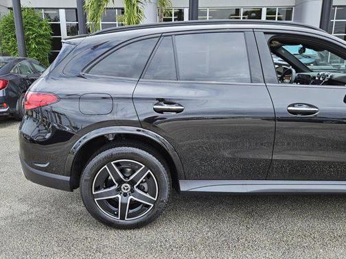 2025 Mercedes-Benz GLC 300 Base