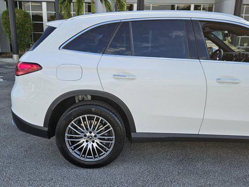 2026 Mercedes-Benz GLC 300 Base