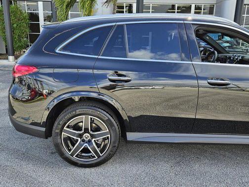 2025 Mercedes-Benz GLC 300 Base