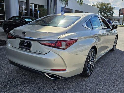 2022 Lexus ES 350 Base