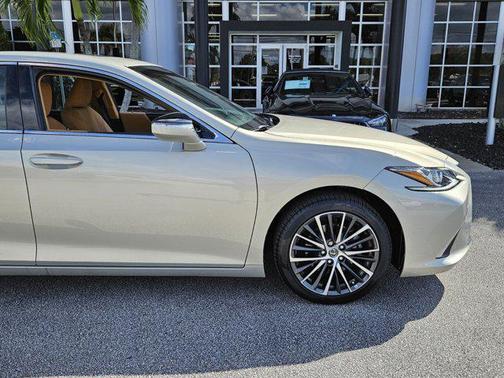 2022 Lexus ES 350 Base