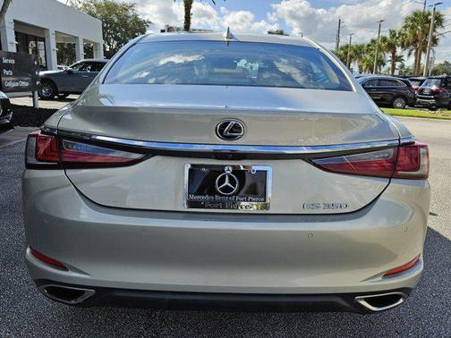 2022 Lexus ES 350 Base