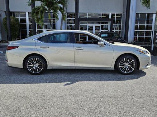 2022 Lexus ES 350 Base