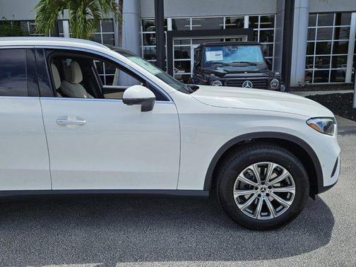 2025 Mercedes-Benz GLC 300 Base