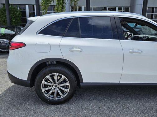 2025 Mercedes-Benz GLC 300 Base