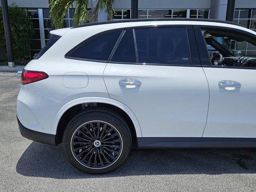 2025 Mercedes-Benz GLC 300 Base
