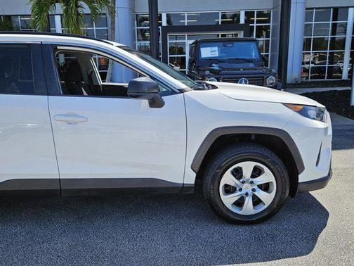 2020 Toyota RAV4 LE
