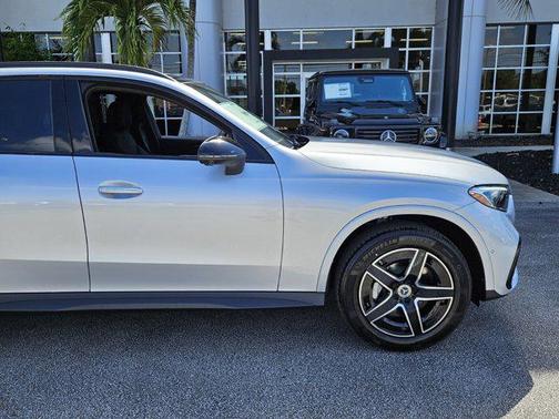 2025 Mercedes-Benz GLC 300 Base