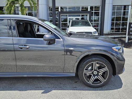 2025 Mercedes-Benz GLC 350e Base