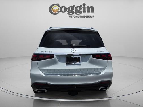 MANUFAKTUR Moonlight White Metallic 2026 Mercedes-Benz GLS 450 4MATIC