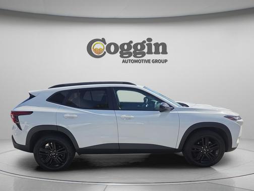 Summit White 2024 Chevrolet Trax ACTIV