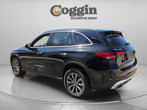 2026 Mercedes-Benz GLC 300 Base