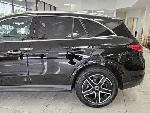 2025 Mercedes-Benz GLC 300 Base