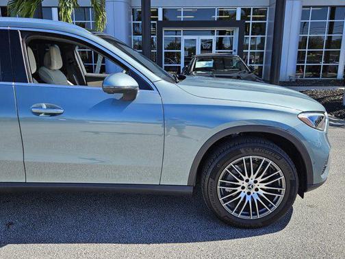 2026 Mercedes-Benz GLC 300 4MATIC