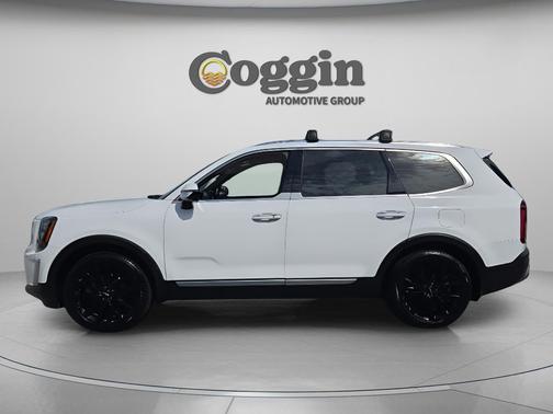 Glacial White Pearl 2022 Kia Telluride SX