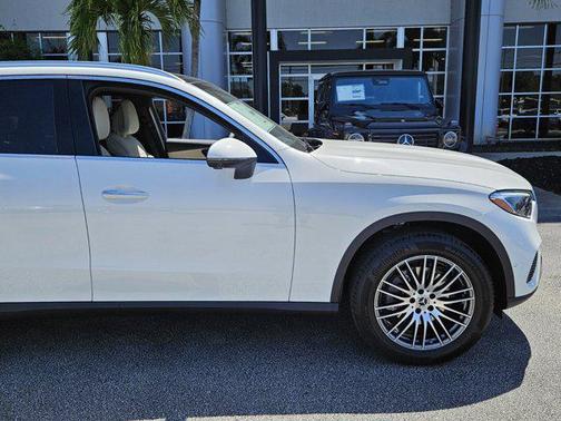 2025 Mercedes-Benz GLC 300 Base
