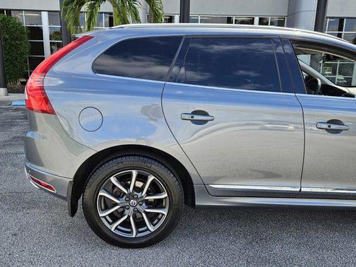 2017 Volvo XC60 T6 Dynamic
