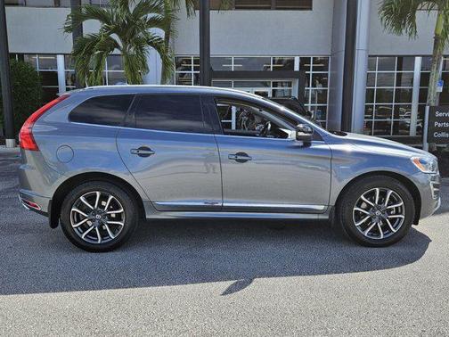 2017 Volvo XC60 T6 Dynamic
