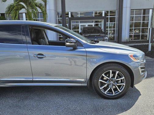 2017 Volvo XC60 T6 Dynamic