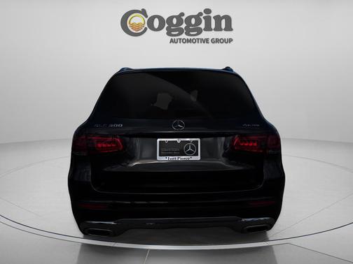 Graphite Gray Metallic 2022 Mercedes-Benz GLC 300 4MATIC
