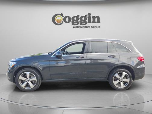 Graphite Gray Metallic 2022 Mercedes-Benz GLC 300 4MATIC
