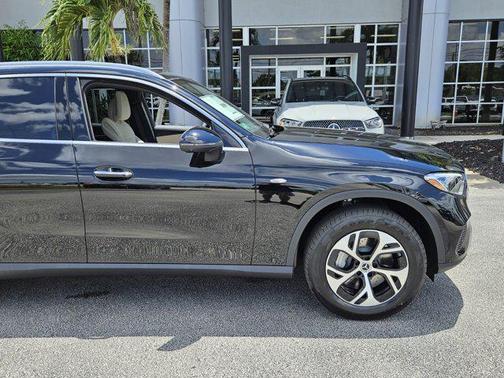 2025 Mercedes-Benz GLC 350e Base