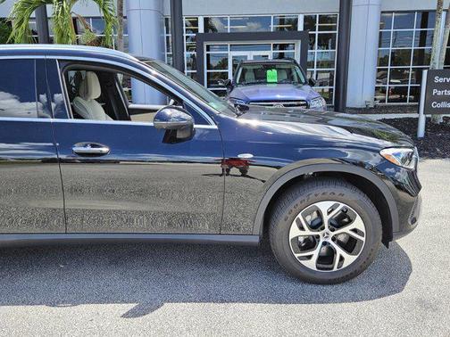 2025 Mercedes-Benz GLC 350e Base
