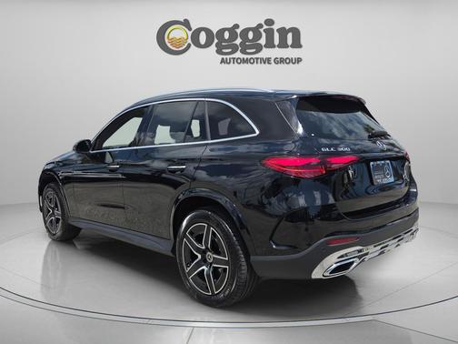 Black 2026 Mercedes-Benz GLC 300 Base