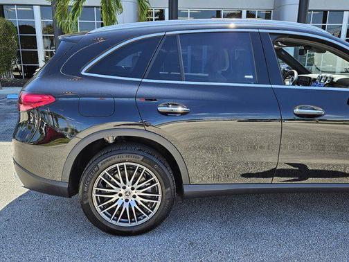 2026 Mercedes-Benz GLC 300 Base