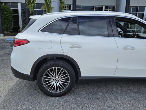 2023 Mercedes-Benz GLC 300 Base