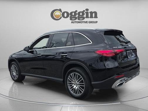 Black 2026 Mercedes-Benz GLC 300 Base