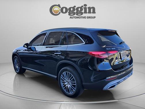 Black 2026 Mercedes-Benz GLC 300 Base