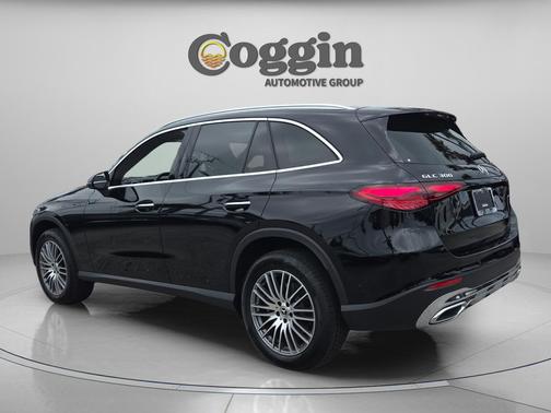 Black 2026 Mercedes-Benz GLC 300 Base