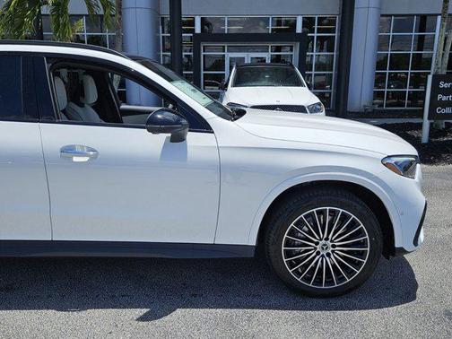2025 Mercedes-Benz GLC 300 Base