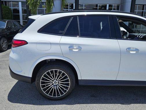2025 Mercedes-Benz GLC 300 Base