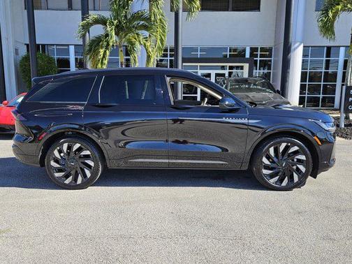 2025 Lincoln Nautilus Reserve