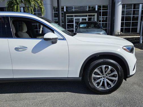 2026 Mercedes-Benz GLC 300 Base