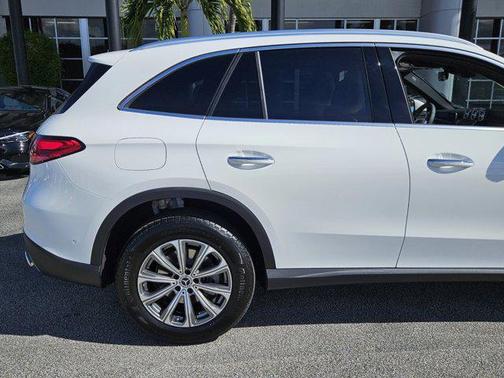 2026 Mercedes-Benz GLC 300 Base