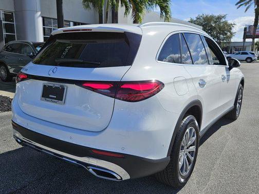 2026 Mercedes-Benz GLC 300 Base