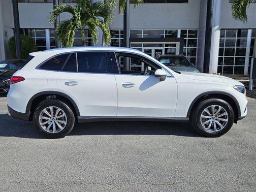 2026 Mercedes-Benz GLC 300 Base