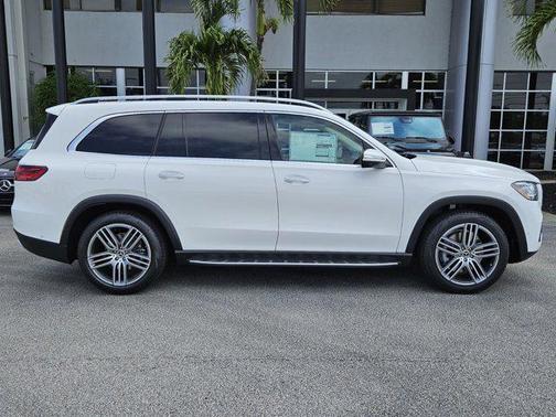 2025 Mercedes-Benz GLS 450 4MATIC