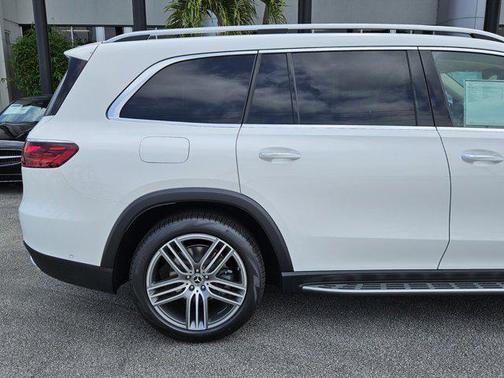 2025 Mercedes-Benz GLS 450 4MATIC