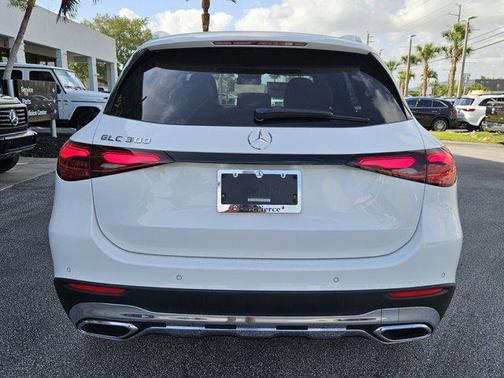 2025 Mercedes-Benz GLC 300 Base