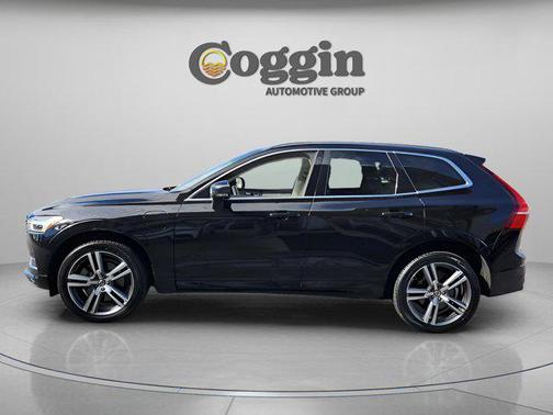 2020 Volvo XC60 Recharge Plug-In Hybrid T8 Momentum