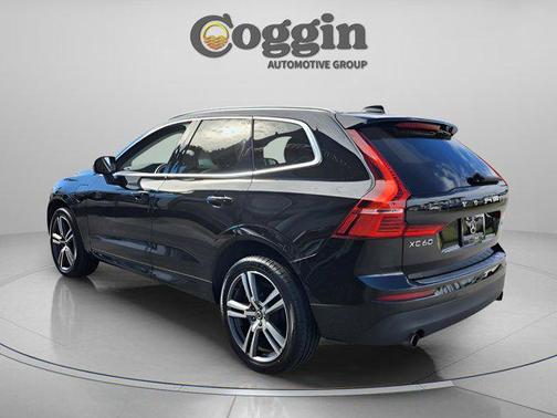 2020 Volvo XC60 Recharge Plug-In Hybrid T8 Momentum